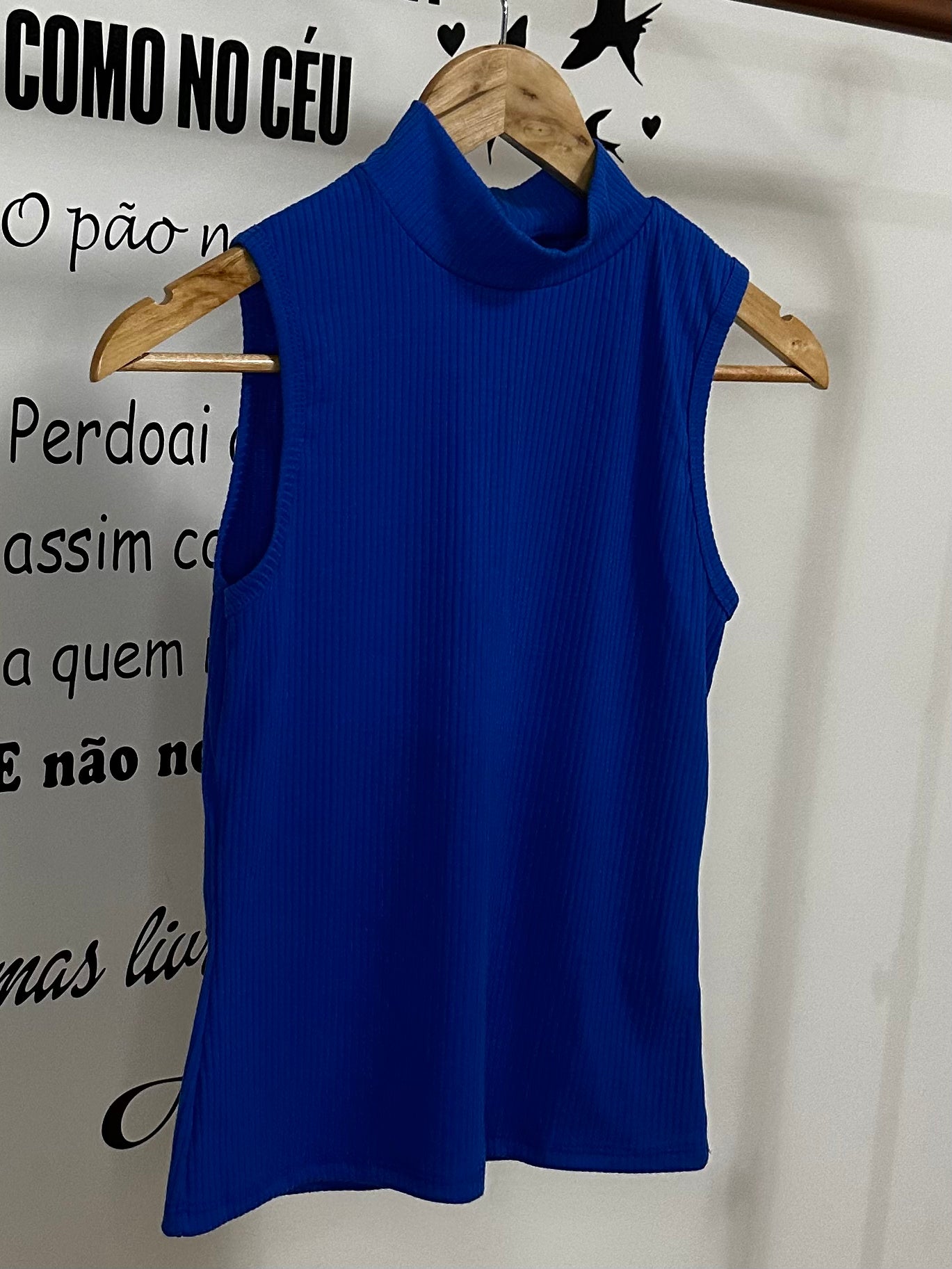 Camiseta regata em canelado (várias cores)