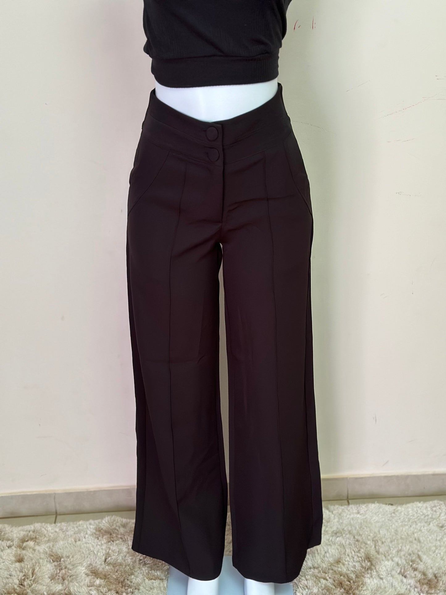 Calça pantalona dois botões